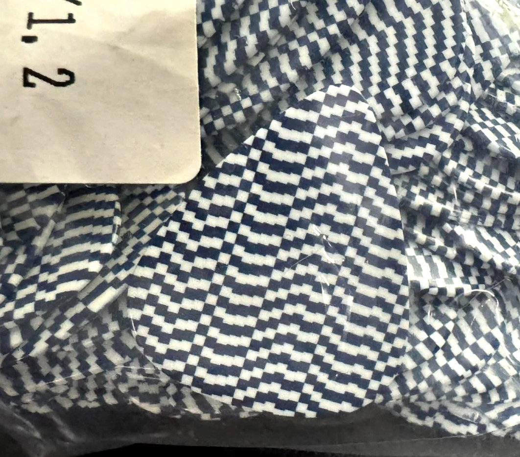 BULK Lot #22 - 1 Bag of 100 Guitar Picks Standard Shaped COOL Design 6/DS-1/1.2