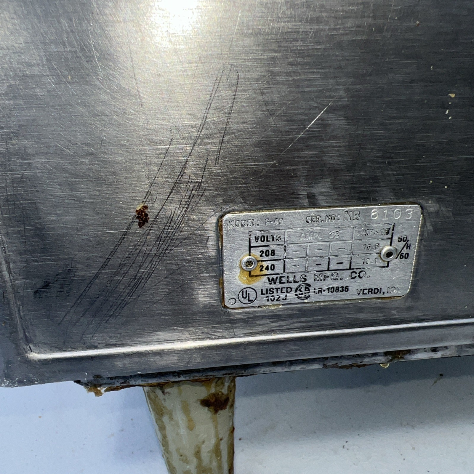 Wells F-49 Countertop 15lb Low Wattage Single Basket Electric Fryer A