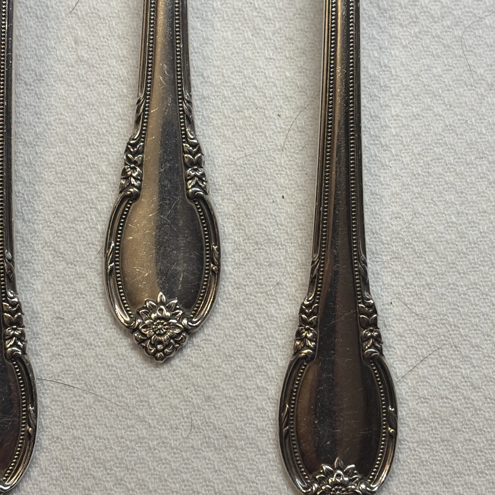 4-International Silver 1847 Rogers REMEMBRANCE DINNER FORKS 7 1/2"