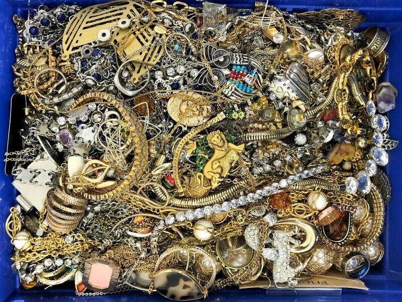 FREE SHIP! 3 Pound Unsorted Huge Lot Jewelry VTG Now Junk Art Craft Treasure Fun