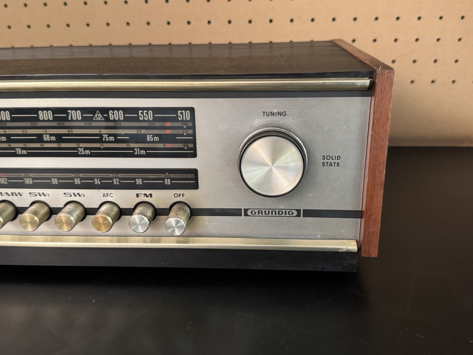 Grundig RTV 360U Solid State Am/Fm Short Wave Radio Stereo w/Speakers *READ*
