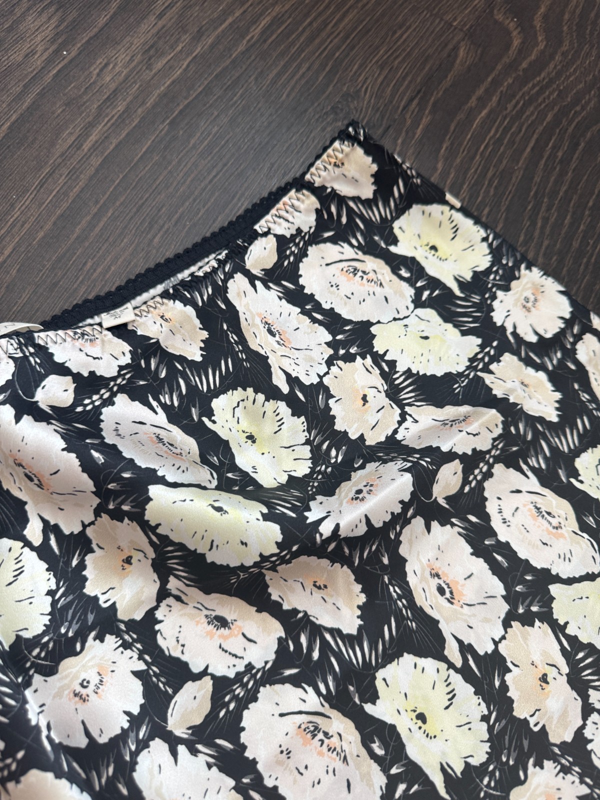 Doen ELOWETTE SKIRT IN NOIR FLEURS D'ANEMONE