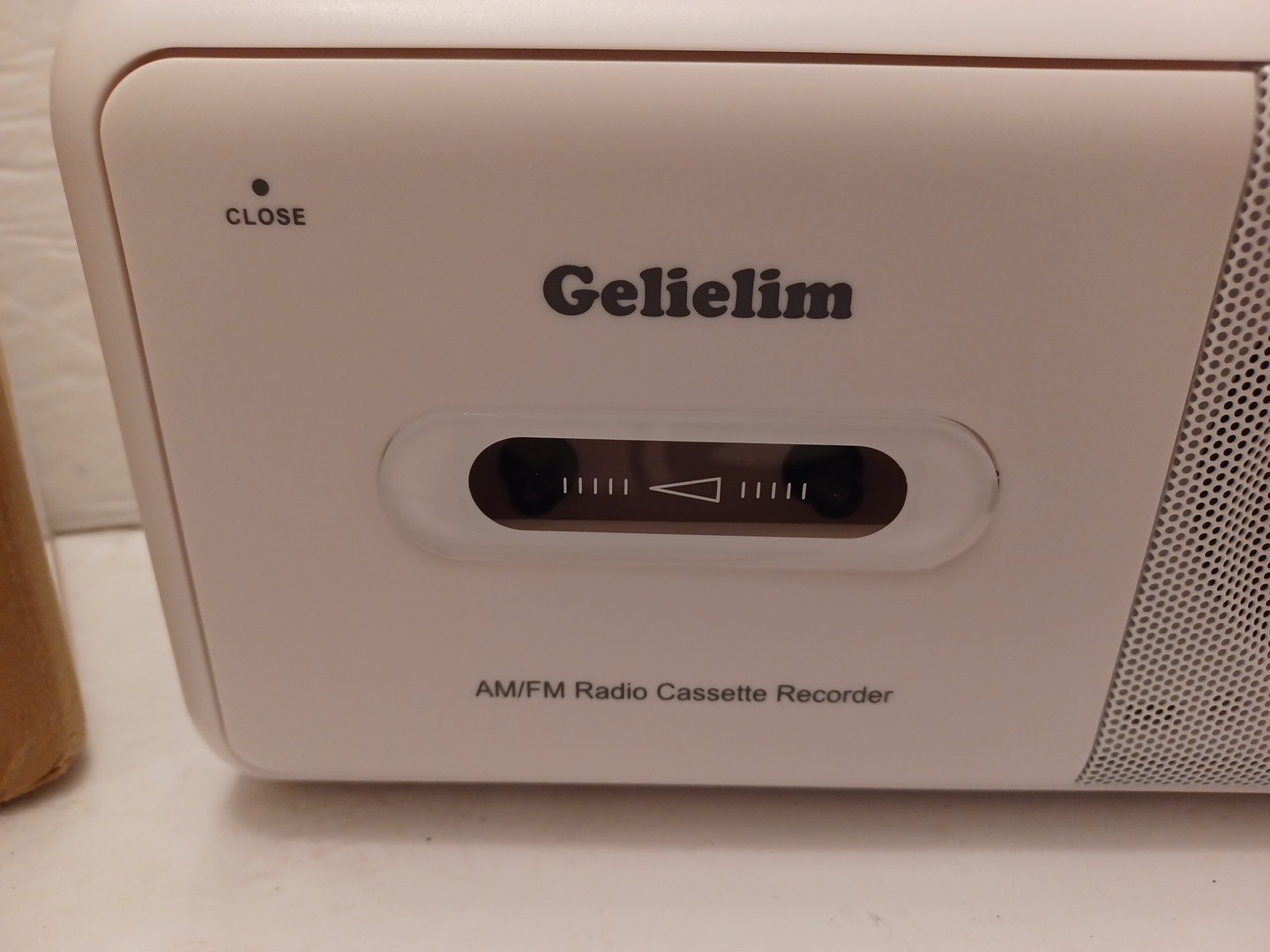 GELIELIM Portable AM/FM Radio Stereo Casette Tape Player/Recorder NEW FREE SHIP