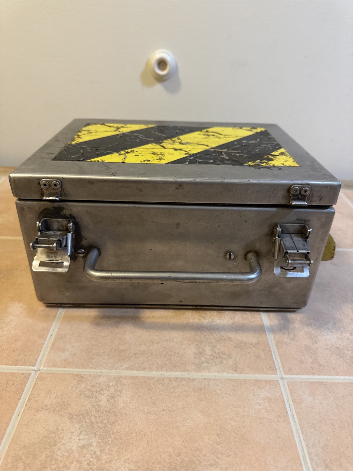 REO BM75- 10z Electric Blasting Machine