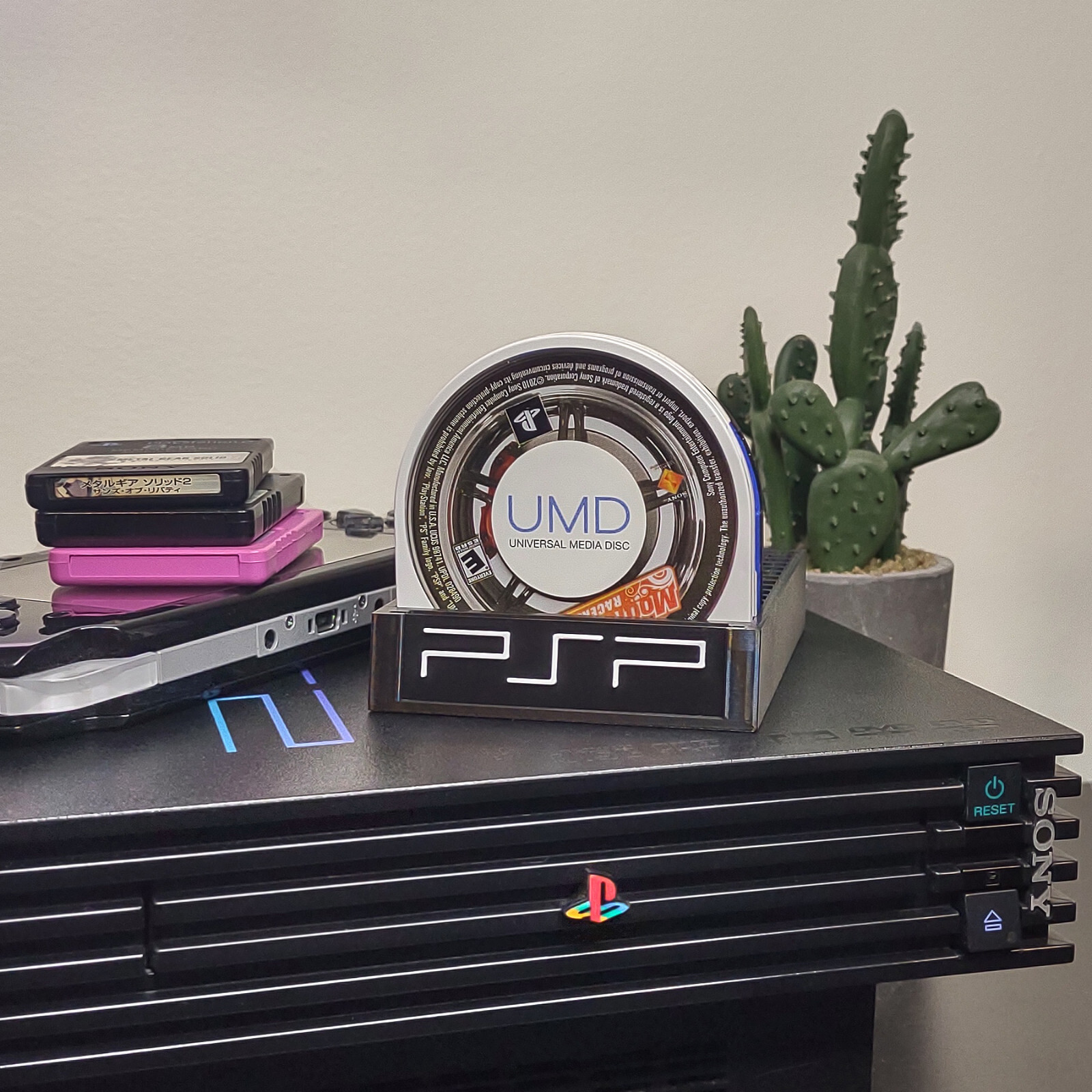 PlayStation Portable PSP UMD Game Holder Display Storage Case Mancave Accessory