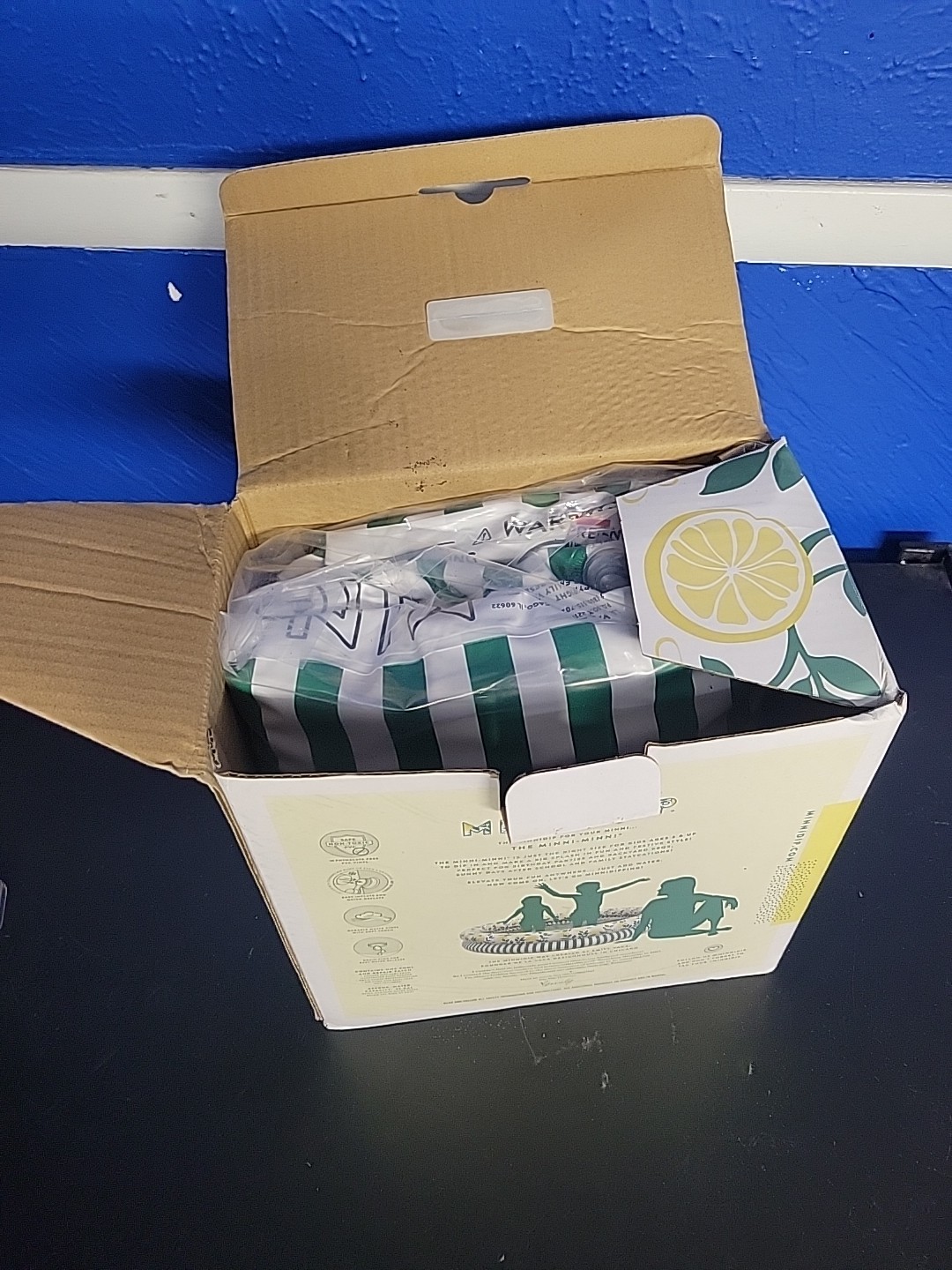 La Vaca Minnidip The Minni Minni Striped Limone Luxe Inflatable Pool 4’ x 1’