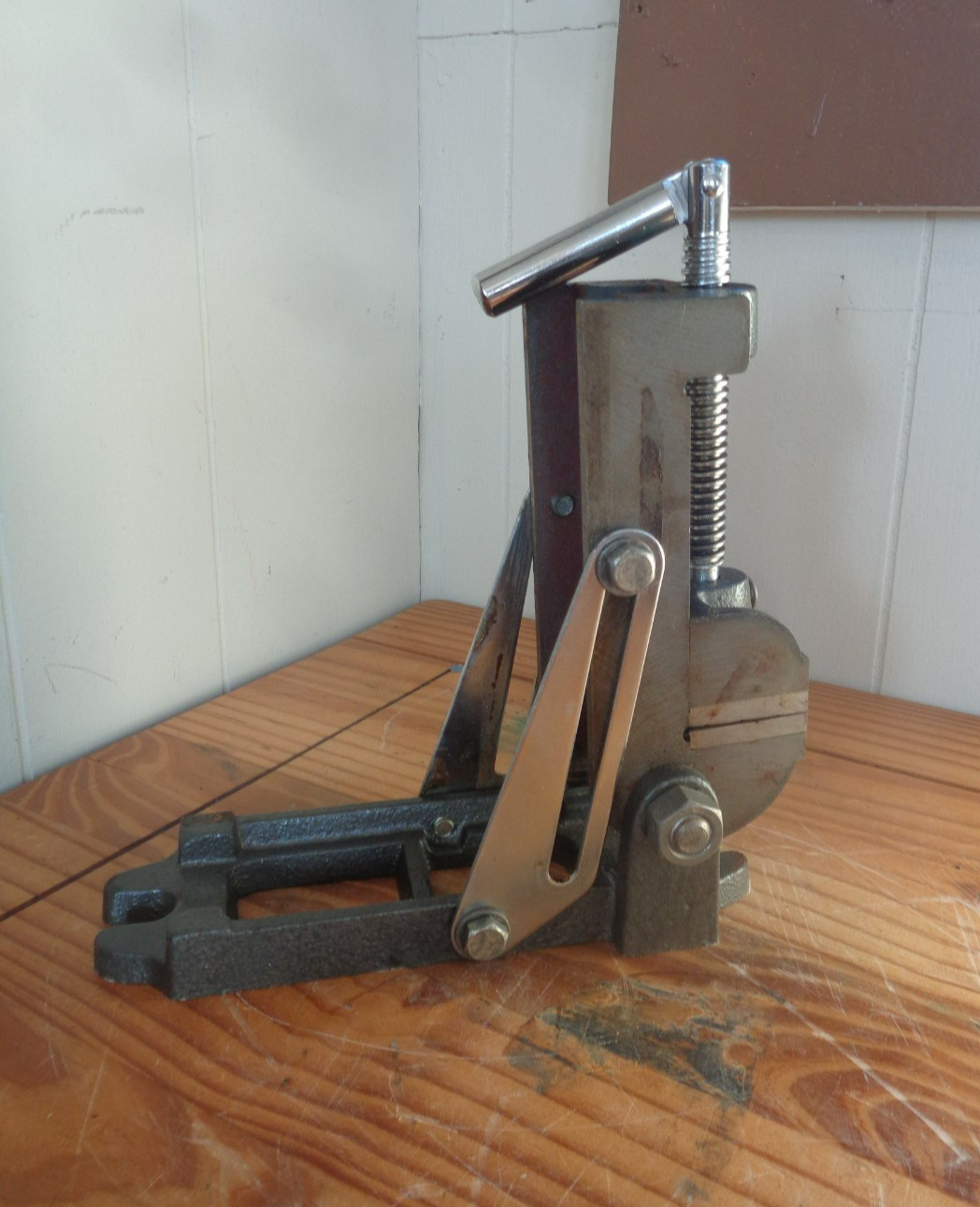 Tilting Drill Press Machinist Vise 2.5” Jaws