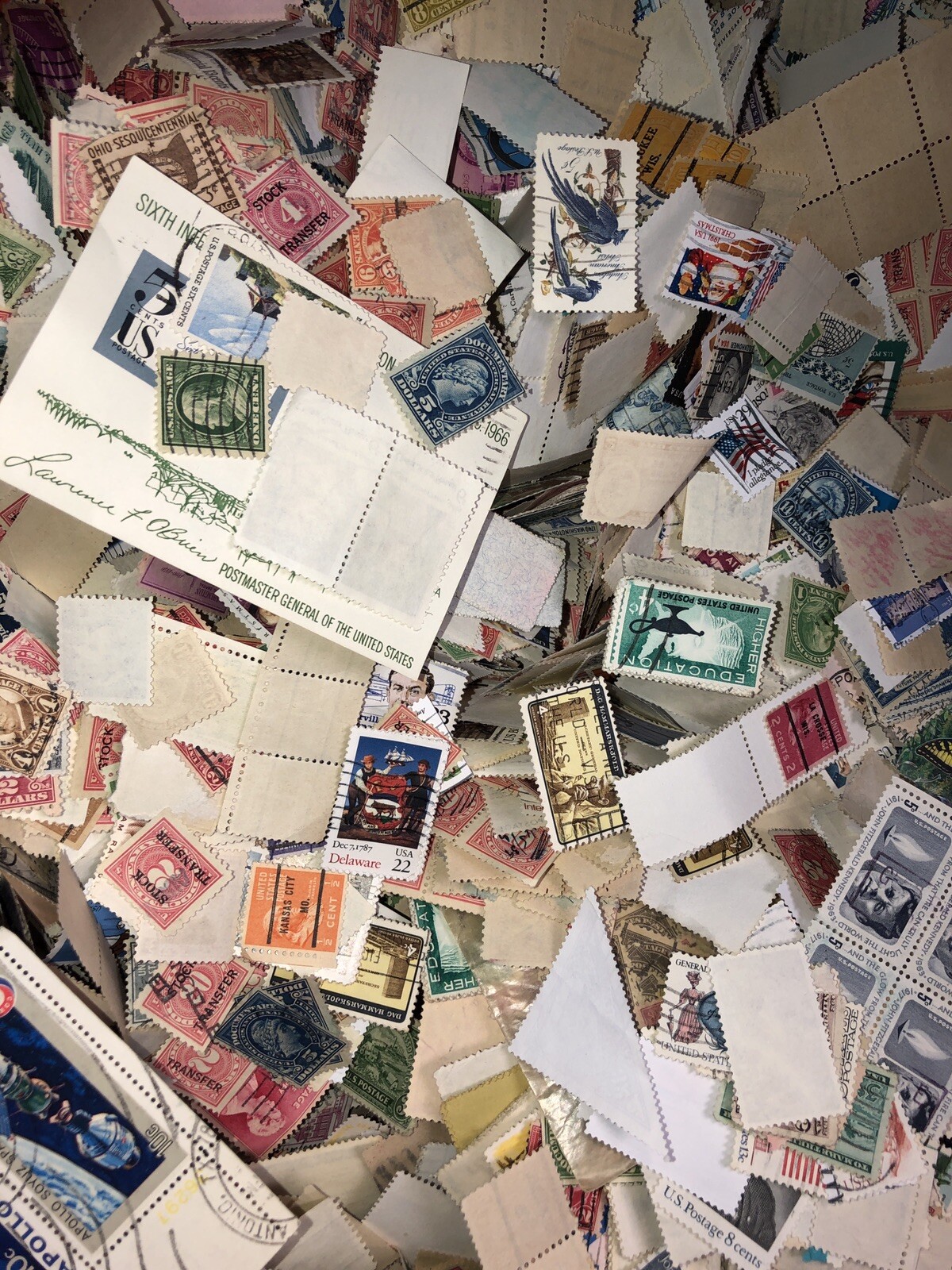 US stamp poundage kiloware lot collection 450+- 1 oz packet of stamps off paper