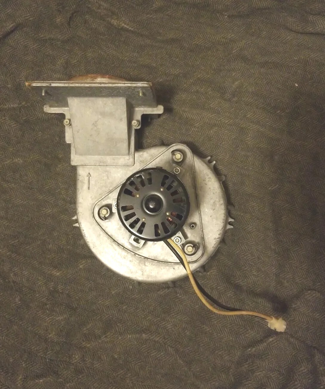 25J1201 FASCO / LENNOX 7121-8774 used 3200 rpm **$7.95 SHIPPING**