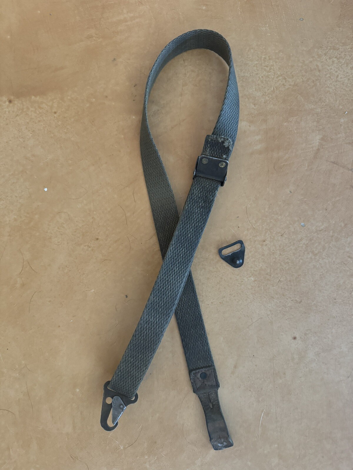 (Fair) Spanish Military Surplus OD Green Rifle Sling With Stud Plate Mauser Fr8