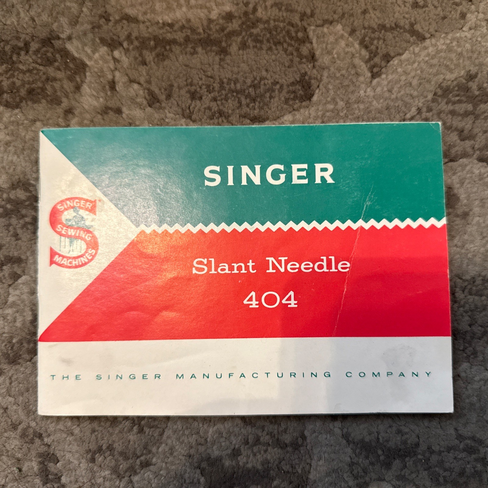 VTG SINGER 404 SLANT NEEDLE SEWING MACHINE INSTRUCTION  MANUAL 1959