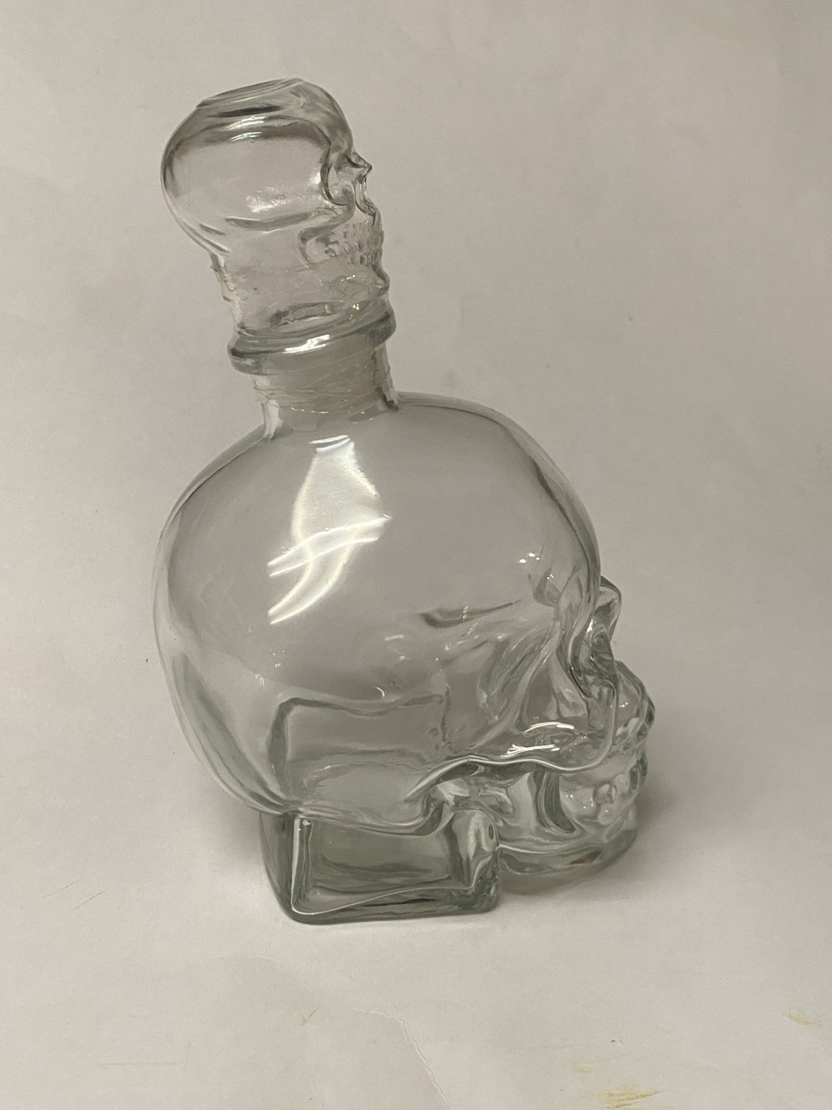 Halloween Skull Decanter with Airtight Skull Stopper Clear Glass 26.5 oz. New