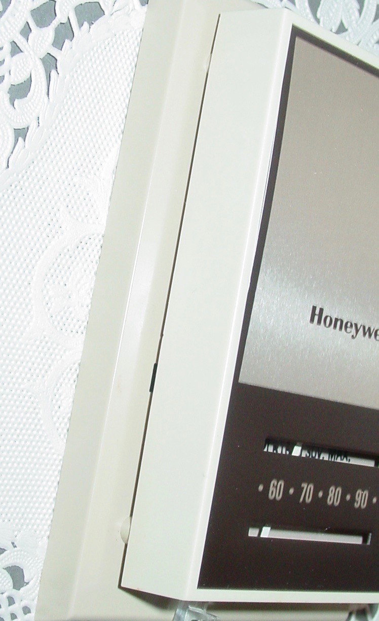 Vintage Honeywell T822D2030 Thermostat 24V Control Heating MCM Art Deco USA NOS