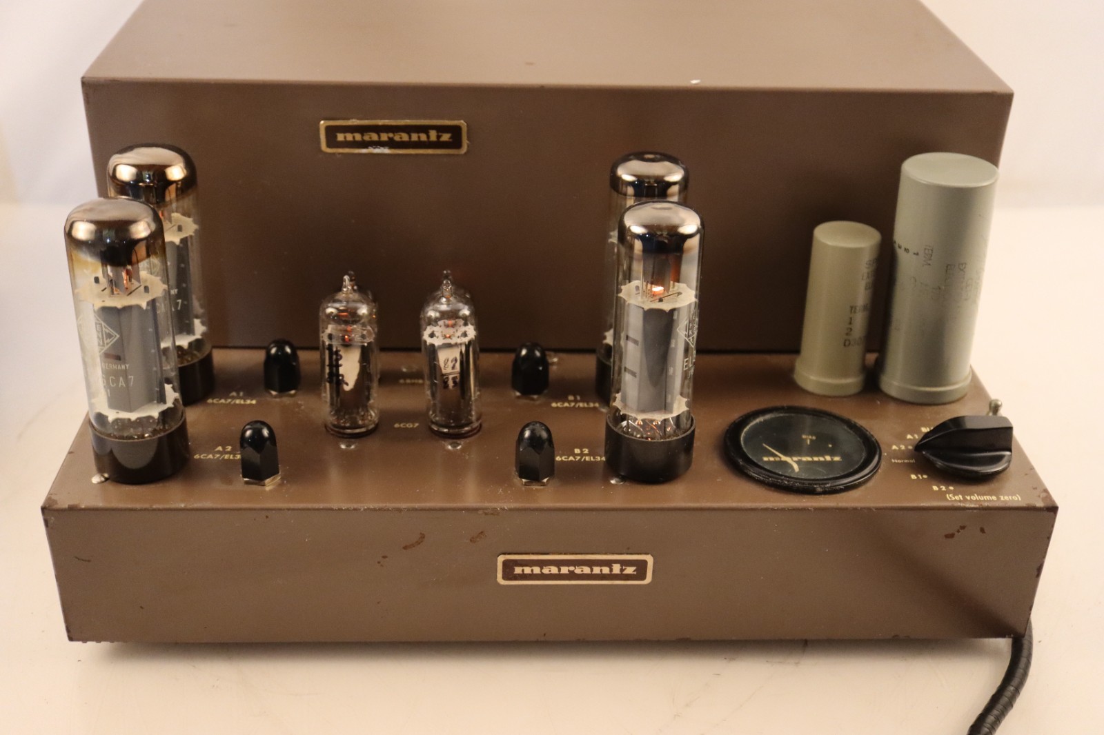 Marantz Model 8 Stereo Amplifier==Nice Original w/ Cage & Telefunken EL34's!