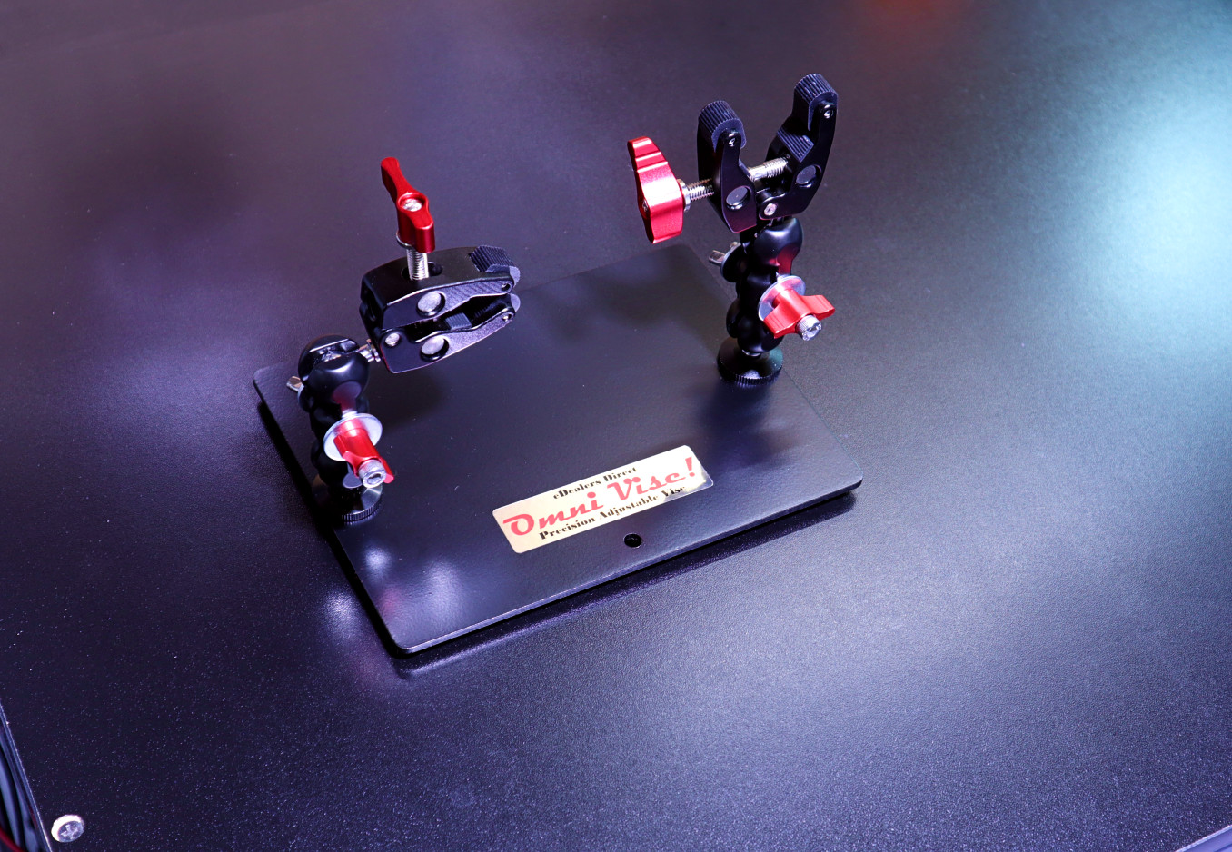 Omni Vise System With Rotating Rubber Jaws