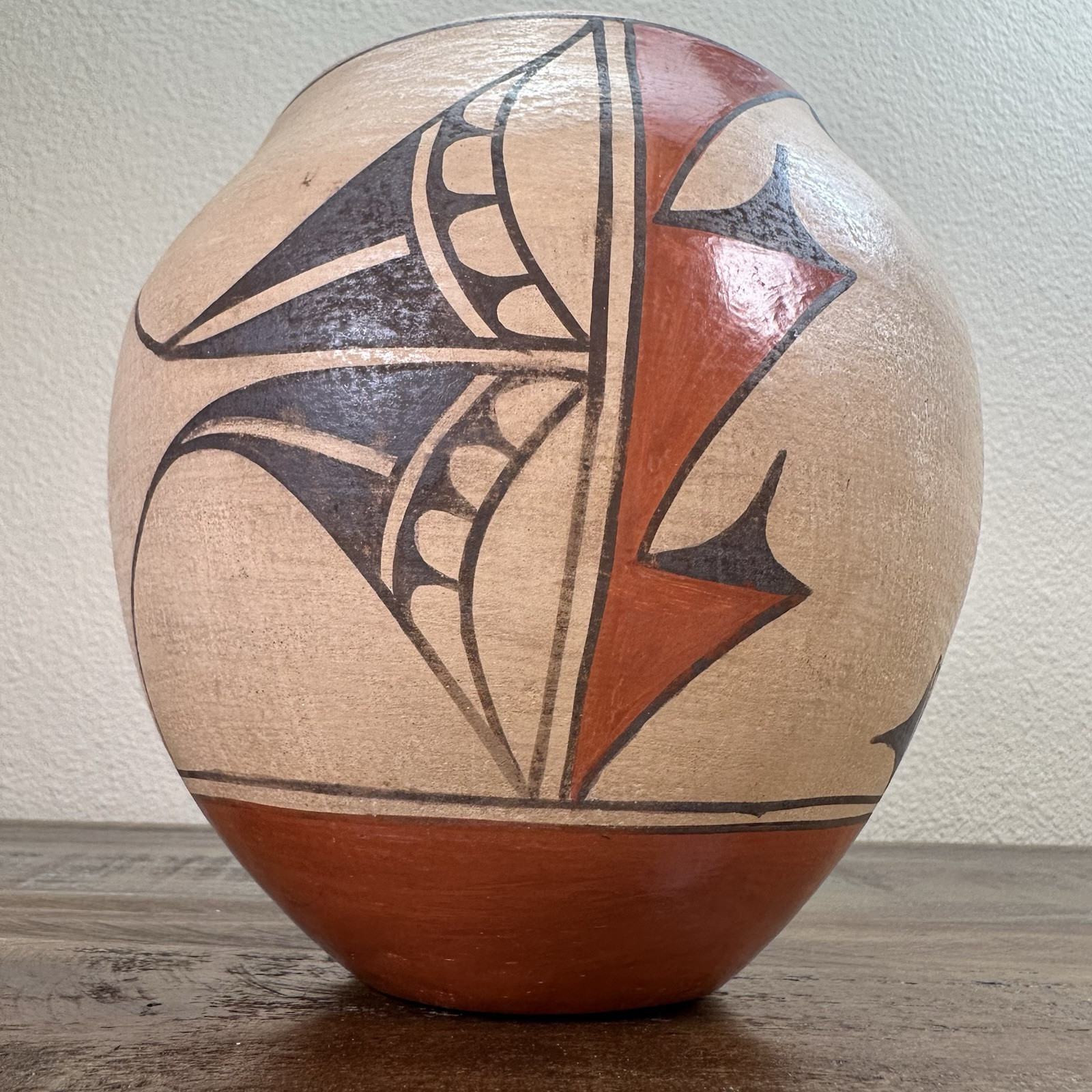 Unsigned Authentic New Mexico Zia Pueblo Indian Pottery Painted Bird Pot 7.5”