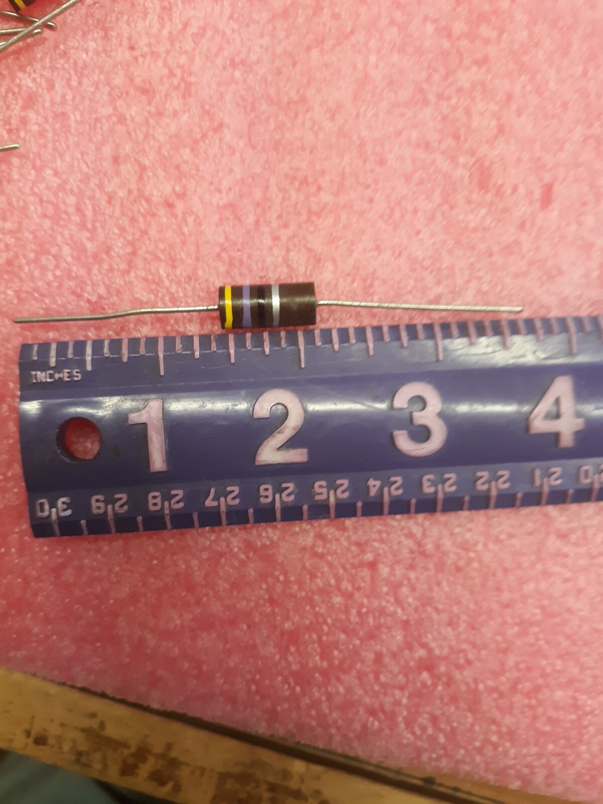 47 Ohm 2 WATT 10 TO 15 % CARBON COMPOSITION RESISTOR - NOS -