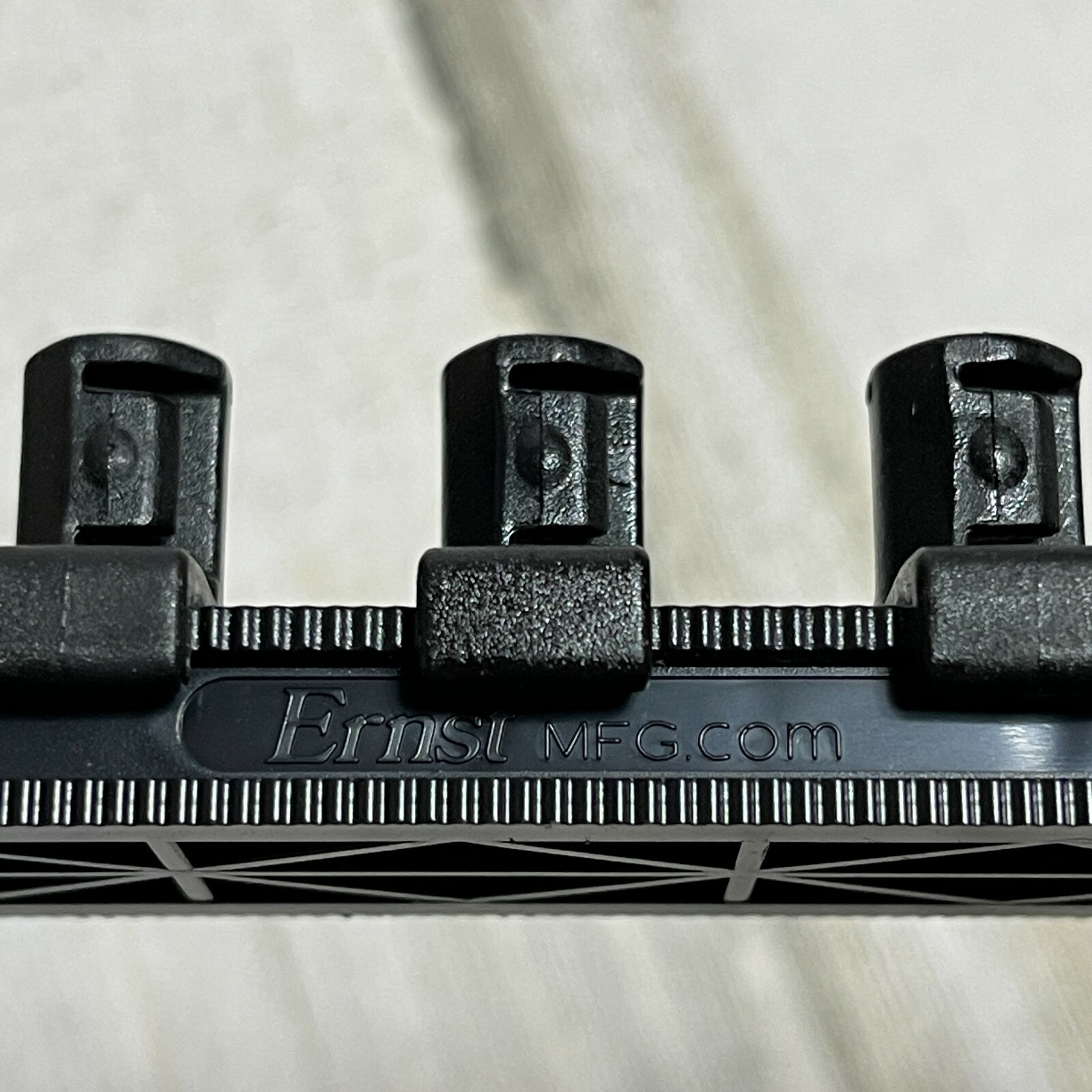 Ernst 3/8" Drive 13" Socket Organizer Rail with 14 Twist Lock Clips - Black