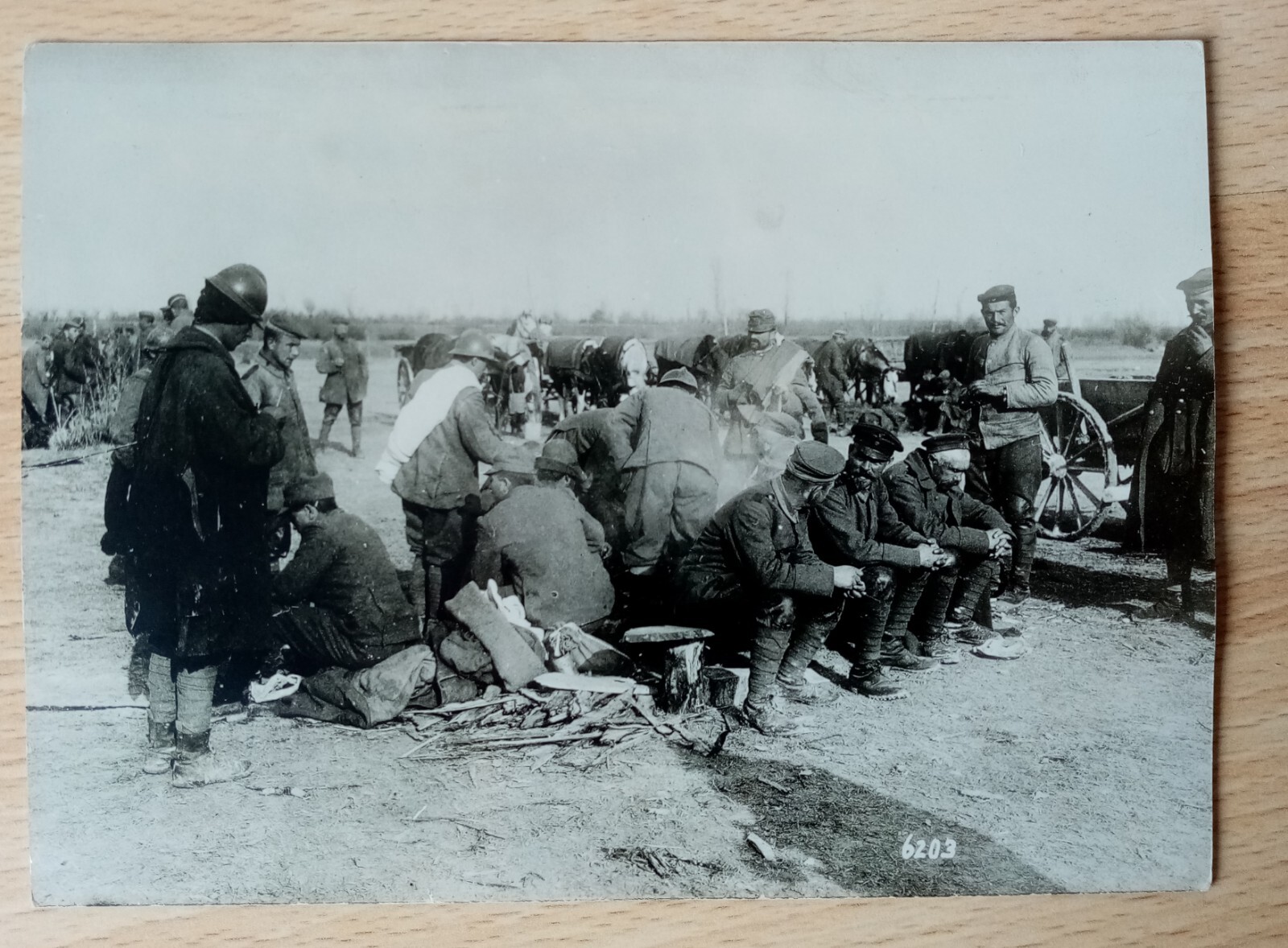 ITALIAN SOLDIERS COOKING BREAKFAST WW1 VINTAGE PRESS PHOTO C. 1915