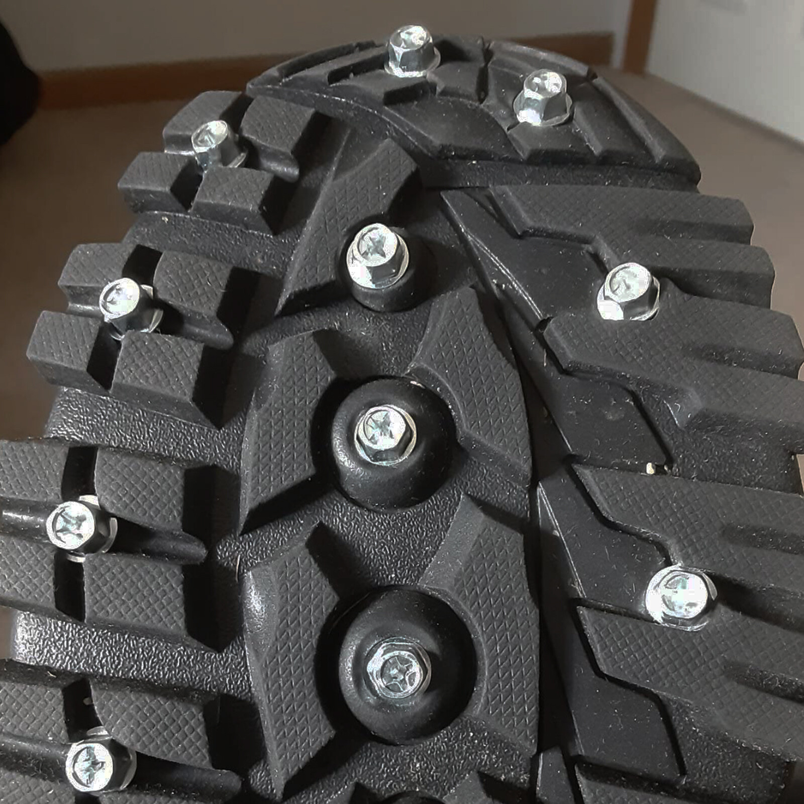 Hard Case Wading Boot Studs 30 Pack Screw-In Traction Spikes