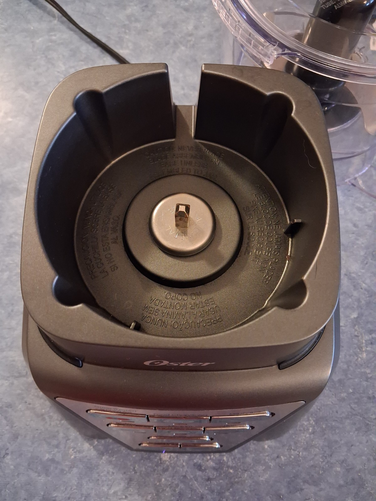 Oster Pro 1200 Food Processor In Very Nice Condition! Works Great!