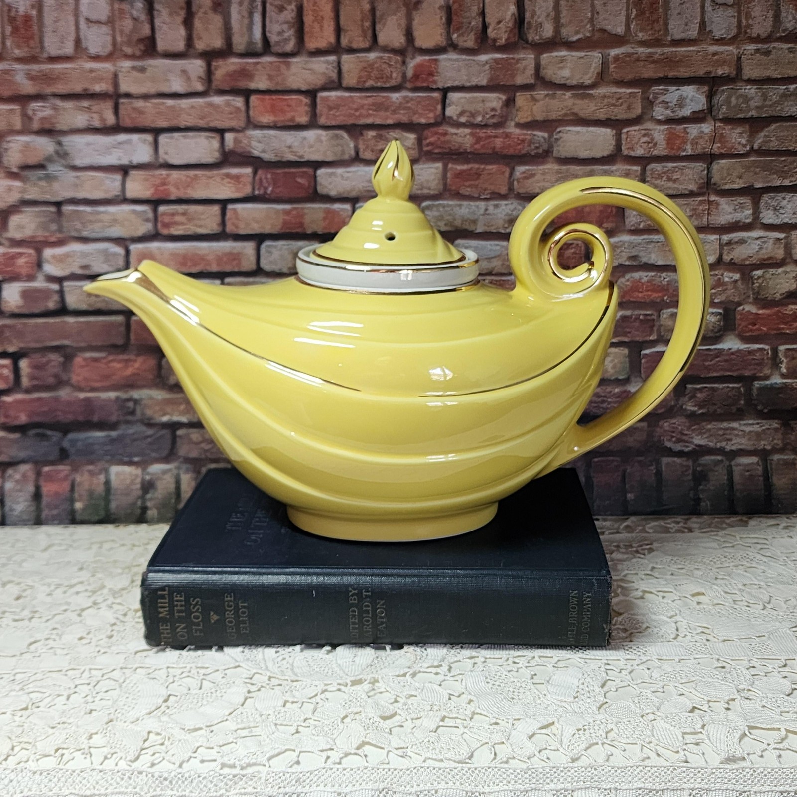Vintage Hall Art Deco Teapot 6 Cup Yellow Ceramic Gold Trim Made USA Swirl