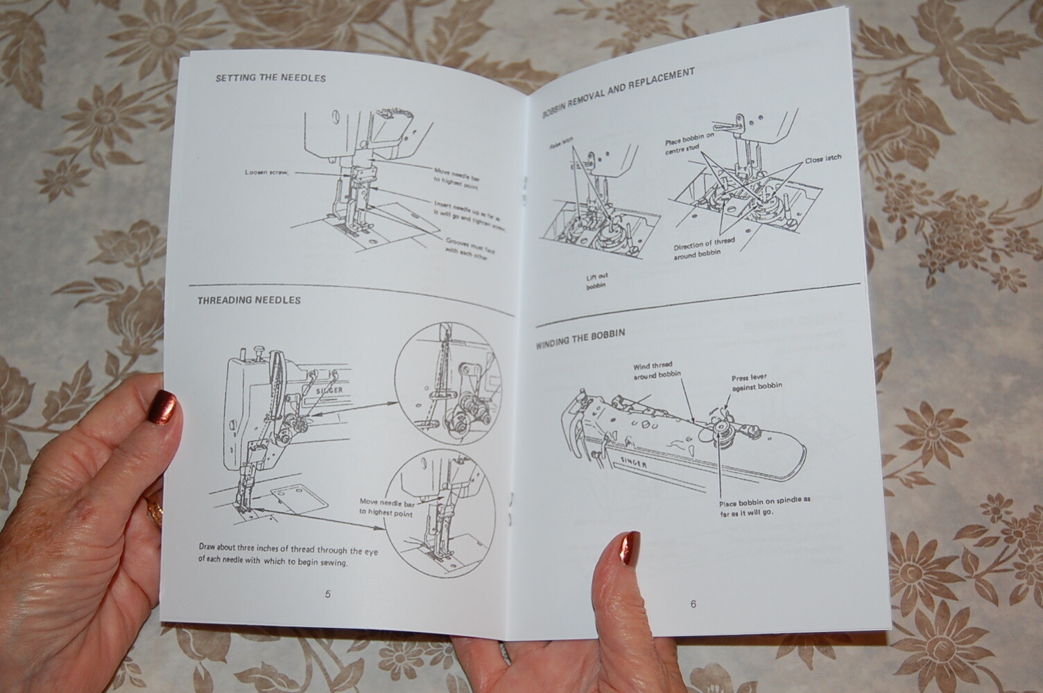 Operator's Guide Manual Singer Sewing Machines of Class 212, & Applicable to 211