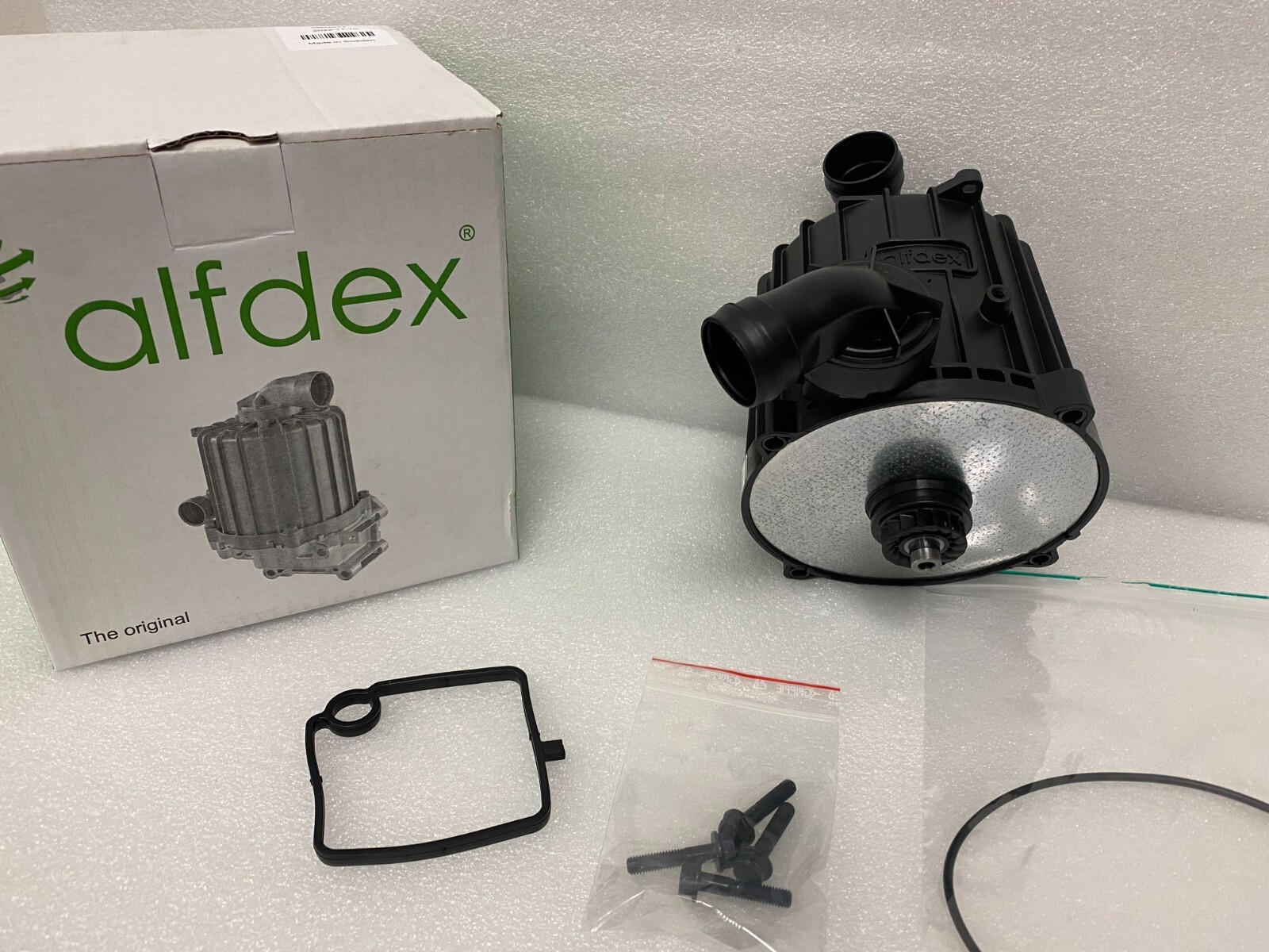 OEM Volvo Crankcase Ventilation Separator 21373547 22877306 +  Gasket 20532891