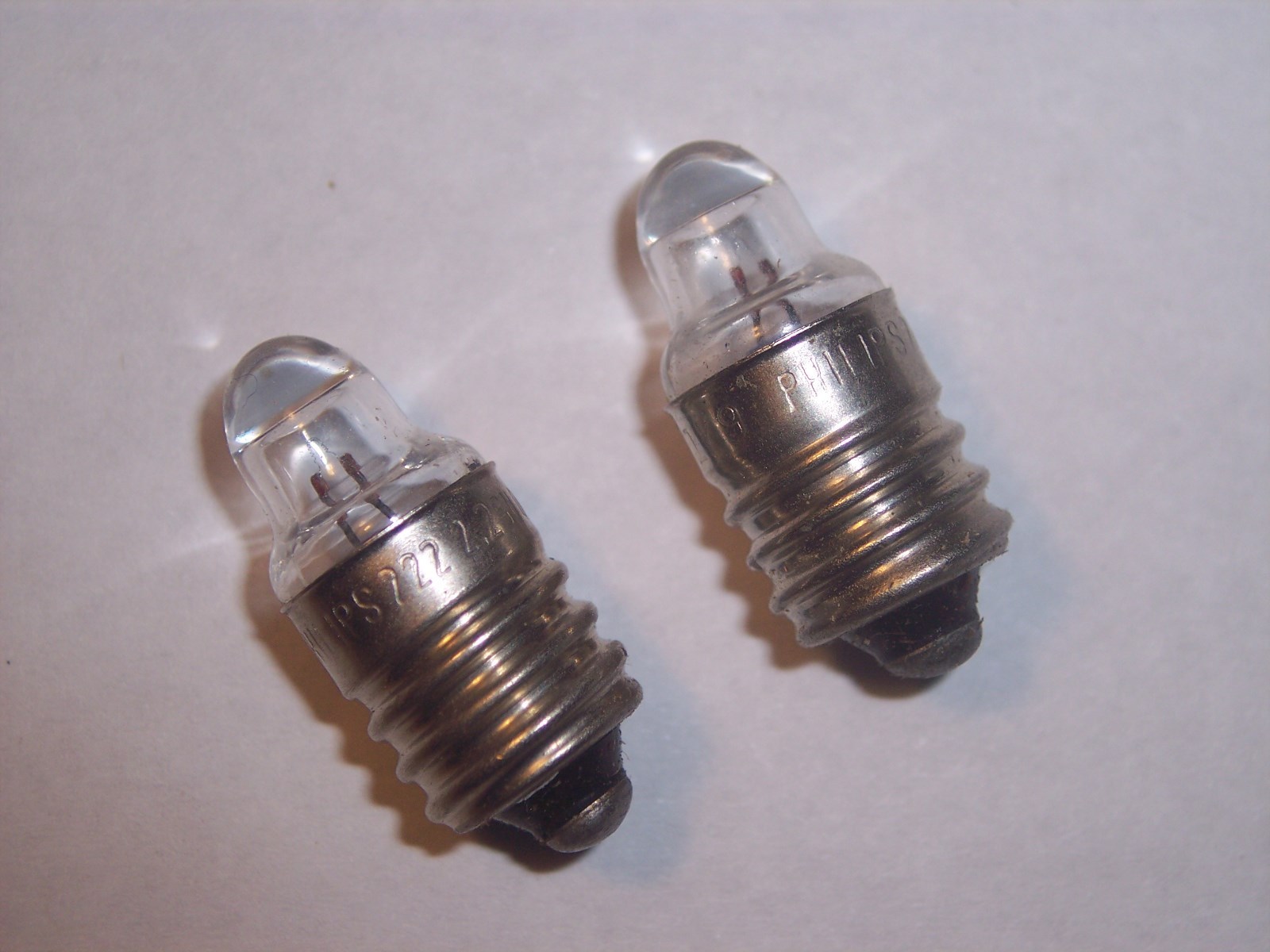 2PK Screw Lens Bulb 2.25V .25A E10 Base Replacement for #222 GE-222 2R6/2R10