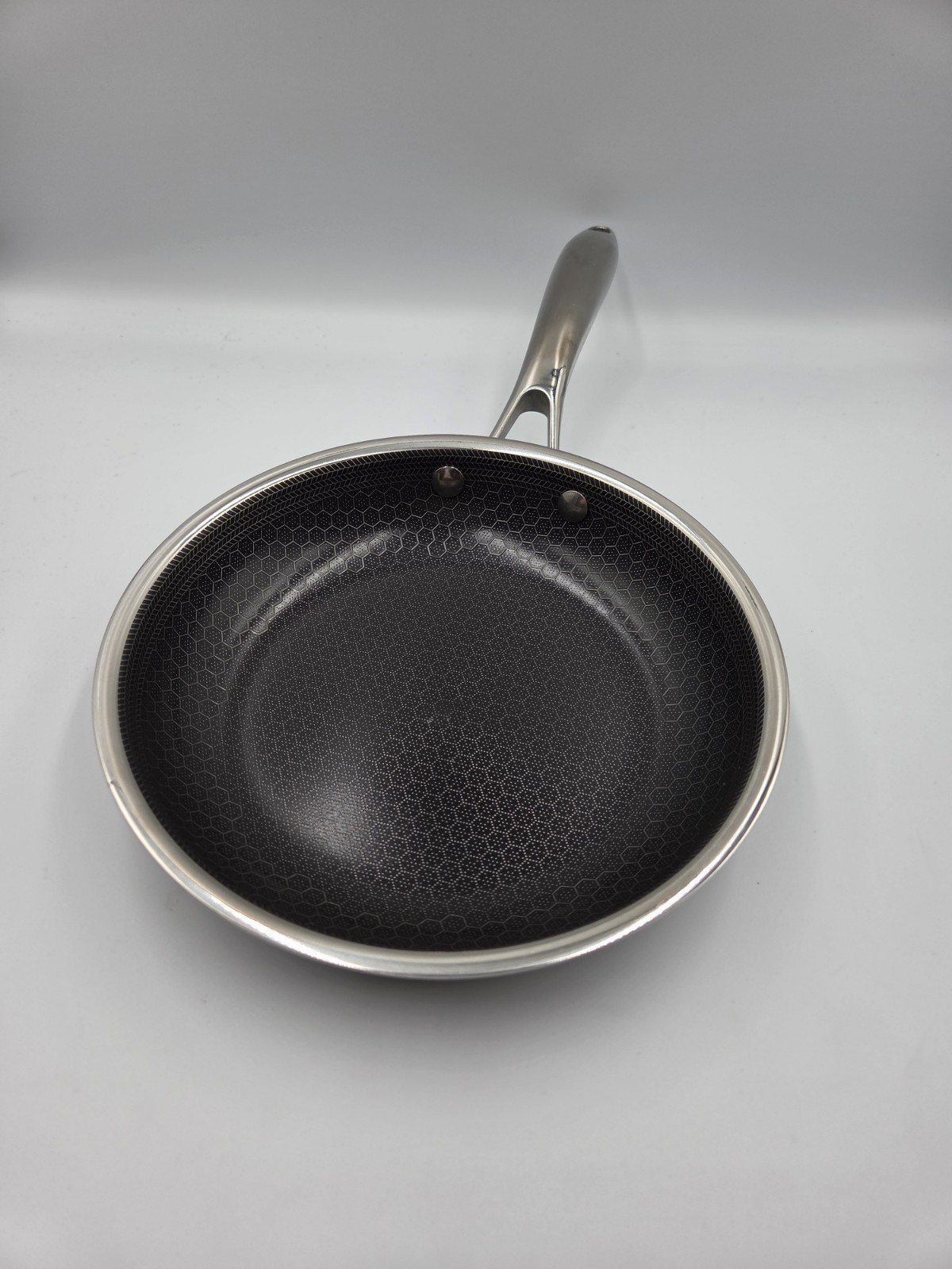 HexClad 8" Round Hybrid Stainless Steel Frying Pan Skillet Nonstick No Lid