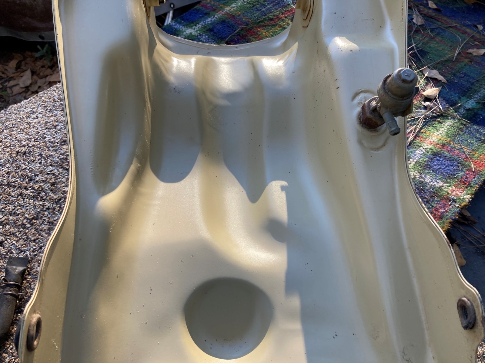 USED OEM 93-00 HONDA TRX300 TRX300FW 2x4 FOURTRAX YELLOW FUEL TANK with petcock