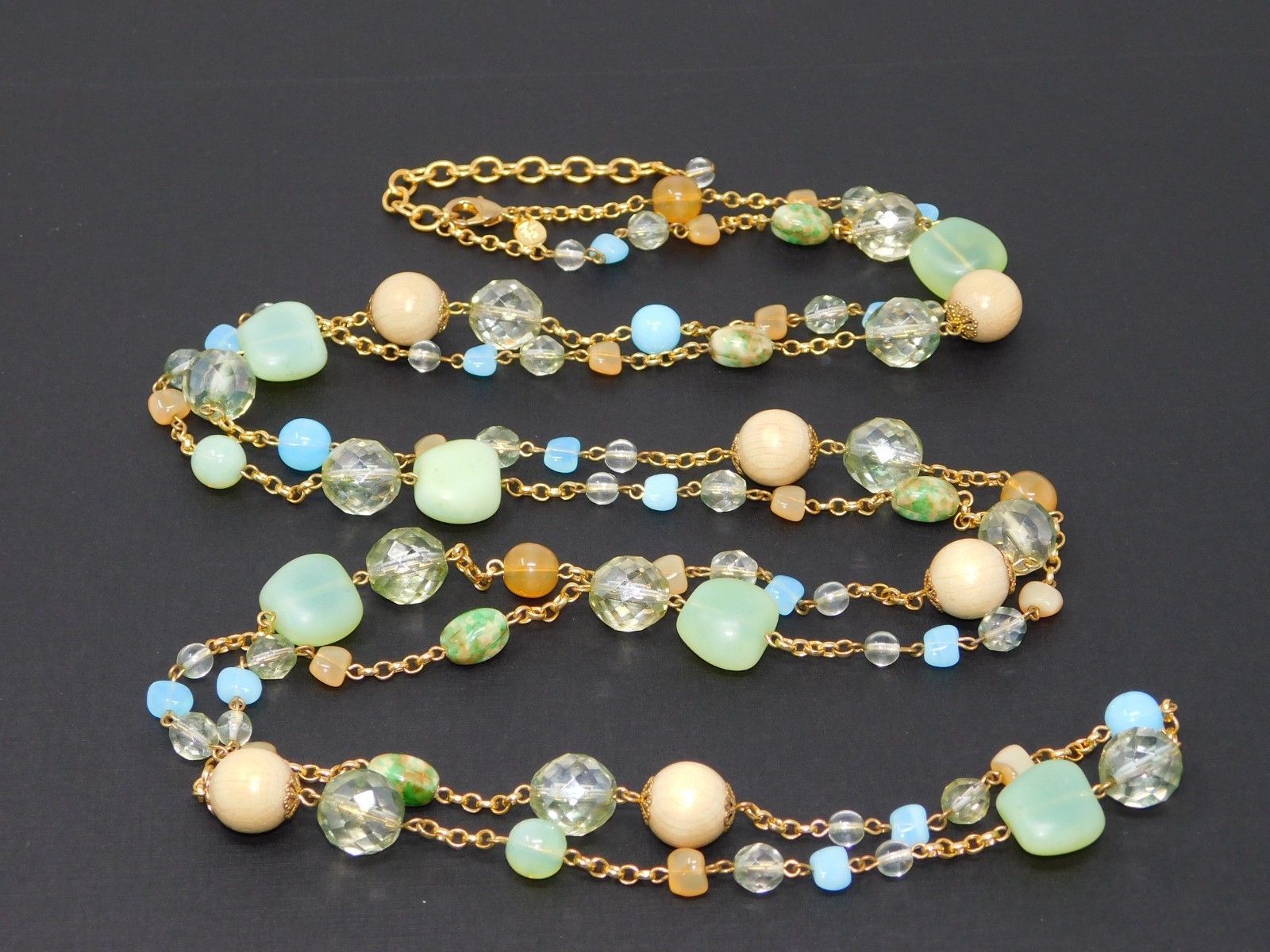 Vintage JOAN RIVERS Ornate Wood Green Glass Bead Chain Flapper Rope 70" Necklace