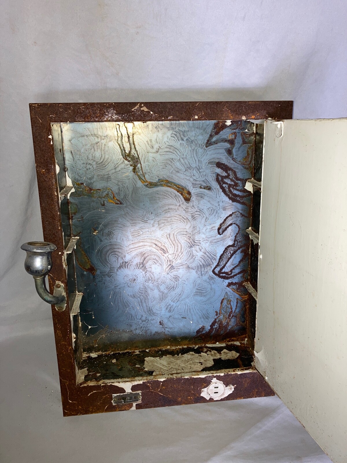 Vtg Mid Century Metal Recessed Medicine Cabinet Chrome Sconces Old Hotel 44-26E