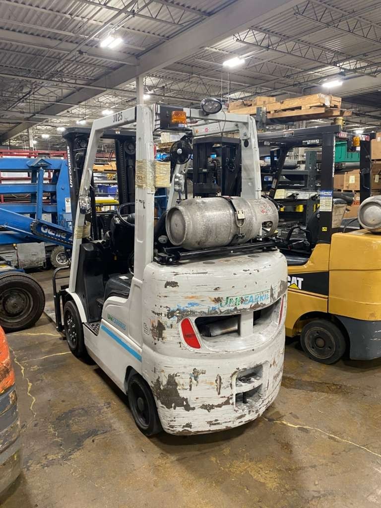UniCarriers MCP1F2A25LV LP Forklift 4,400 lb Capacity Side Shift 3F Mast