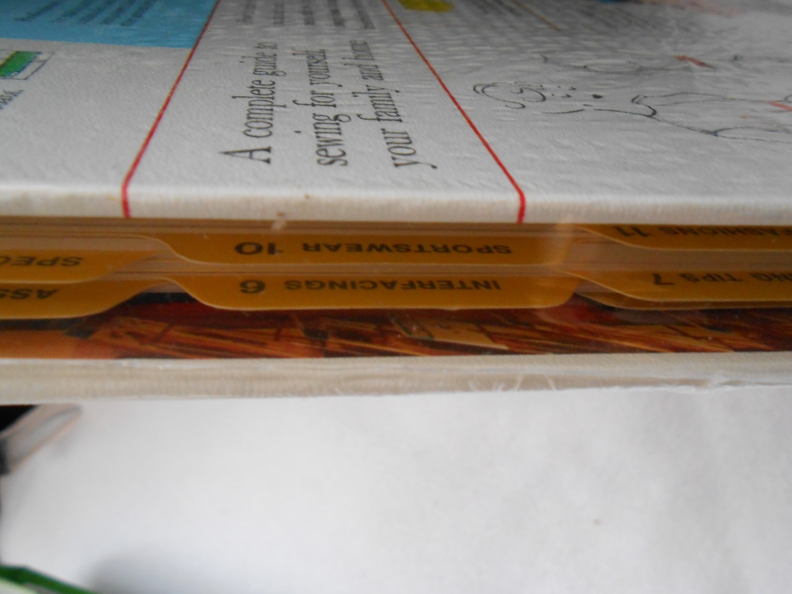 VINTAGE 1970 BETTER HOMES AND GARDENS SEWING BOOK - TABBED & INDEXED - NEW