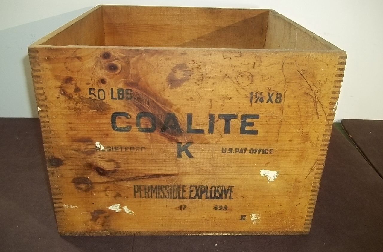 Vintage Atlas Coalite 50 lb Explosive Dynamite Wooden Crate ICC 14