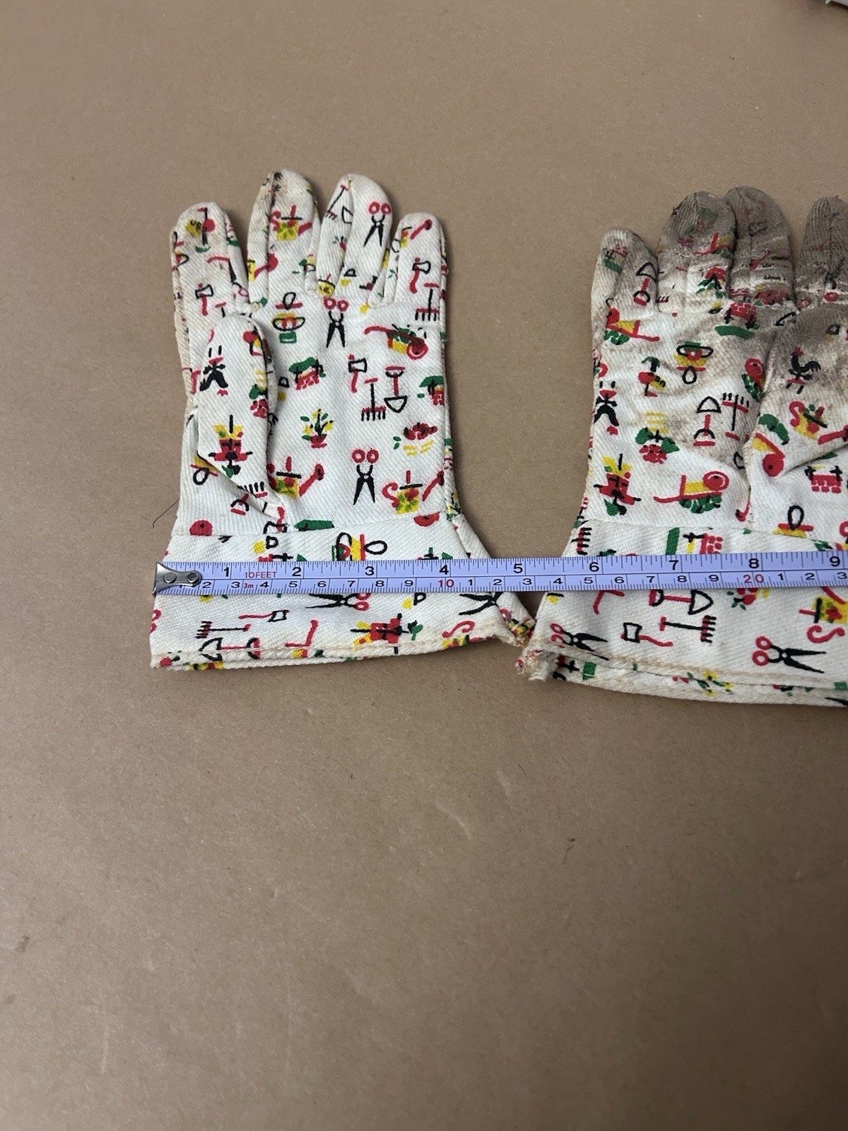 VTG small gardening gloves with design