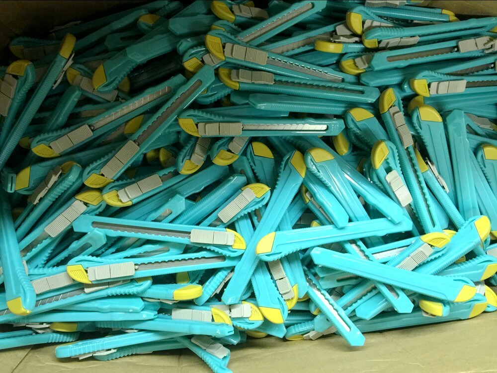 Wholesale Lot 100 retractable utility knife Box Cutters Retractable Snap off