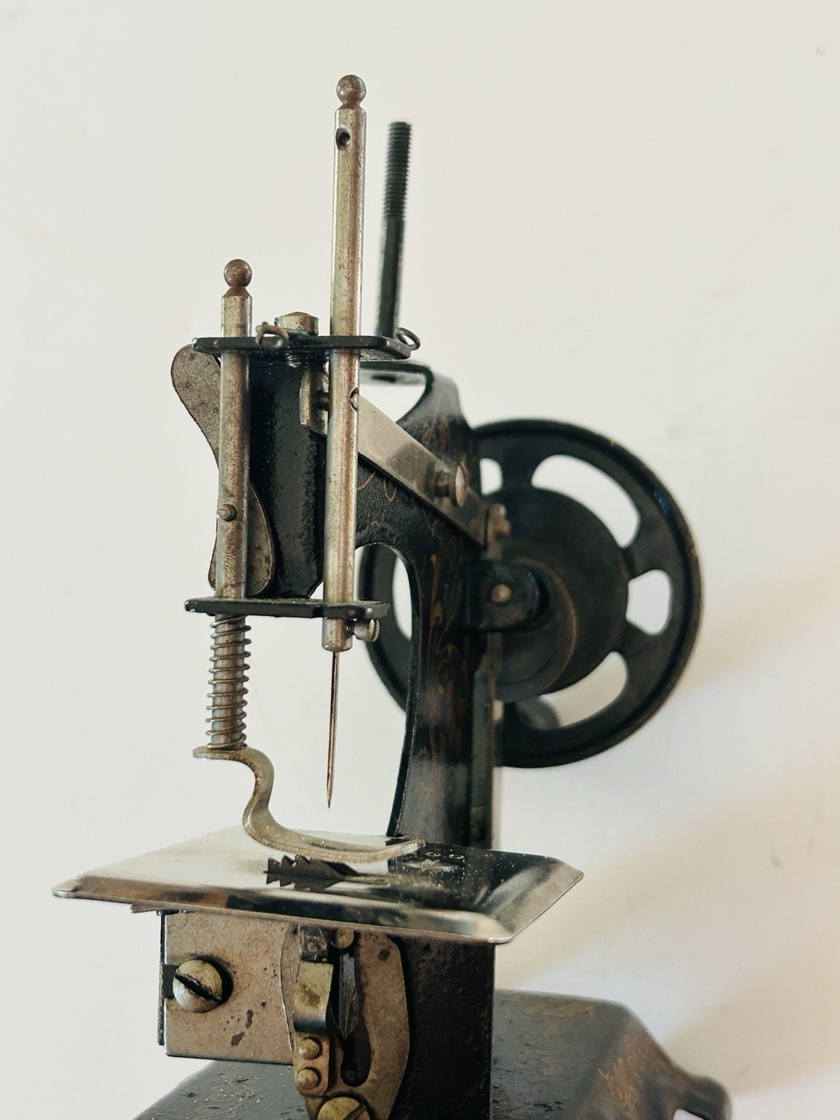 Antique Muller Toy Sewing Machine Hand Crank Stenciled 19th C. Germany