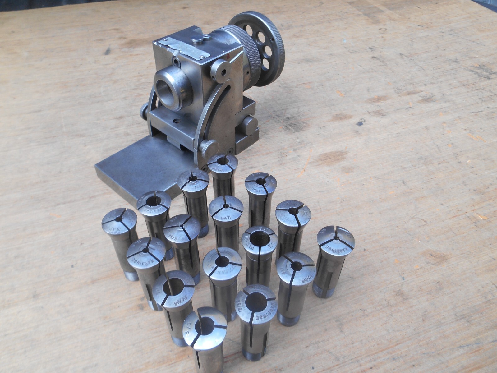 STAR GAUGE CO. 3AT COLLET TILTING INDEXER , WITH 16 COLLETS