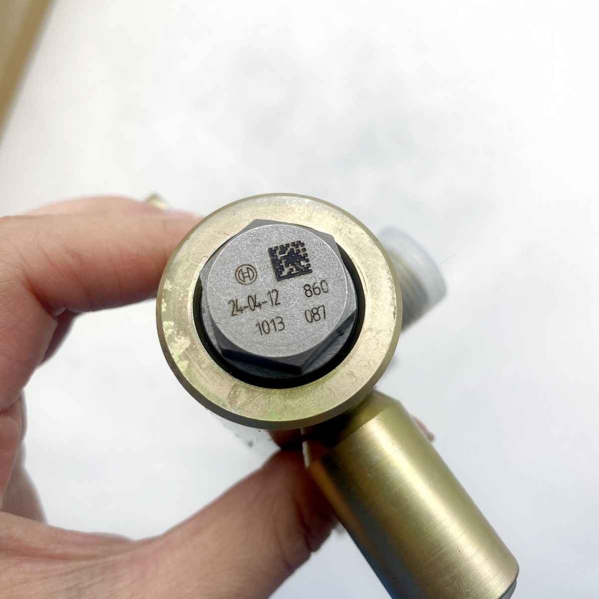 0445226126 5295117 Cummins 6.7L Fuel Rail for 13-18 Dodge Ram 6.7L Diesel