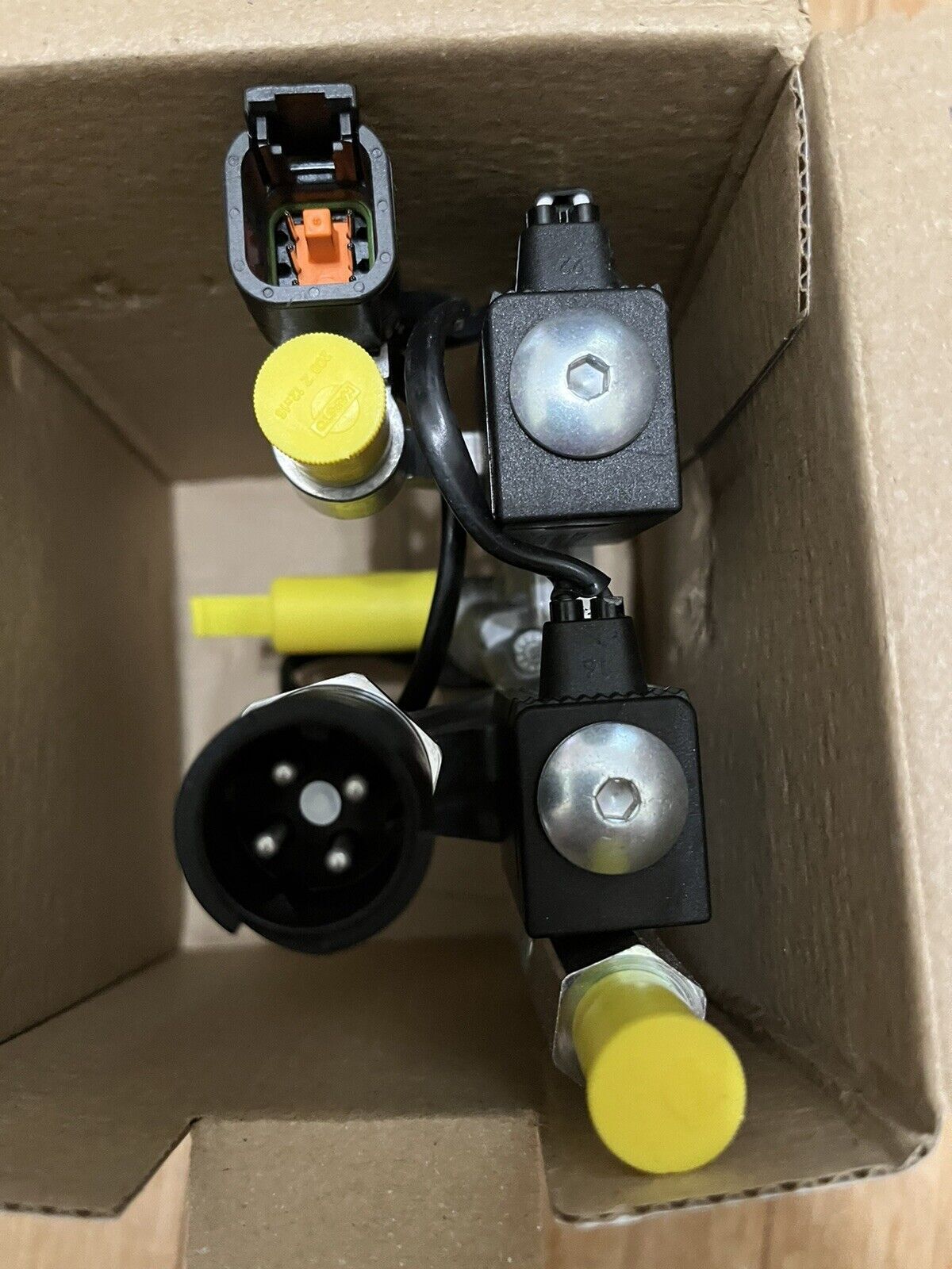 Fuel Filter Dosing Module 23099630 For VOLVO D13