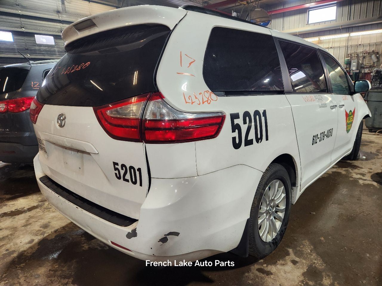 Automatic Transmission FWD 3.5L Fits 17-20 SIENNA 1302546