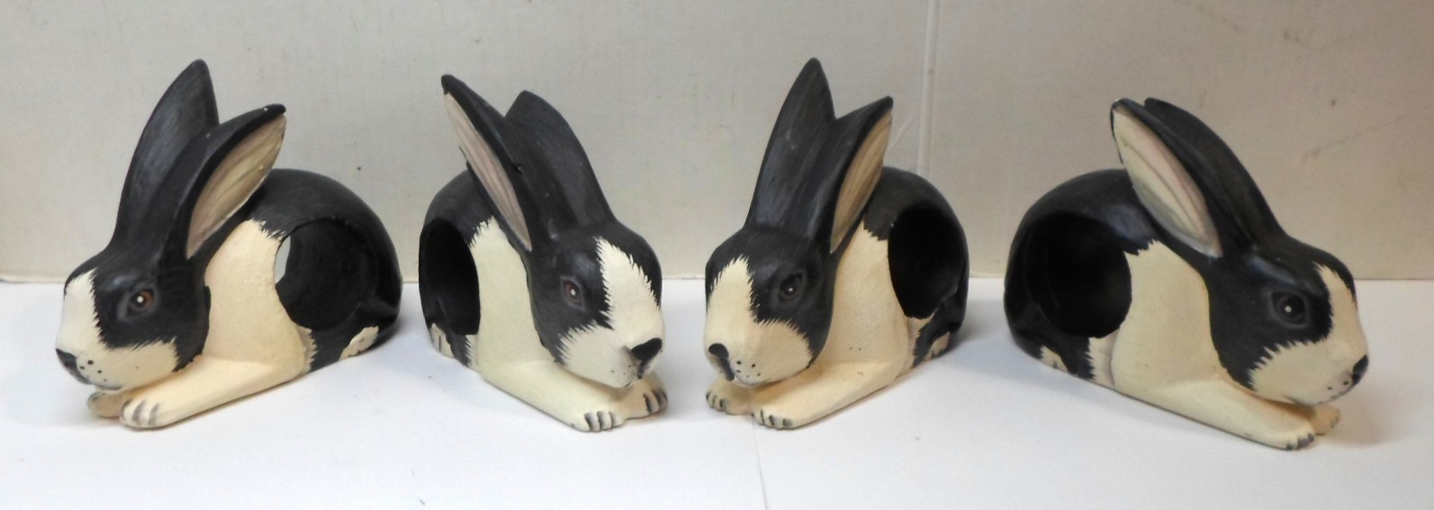Set 4 Vintage DUTCH BUNNY RABBIT NAPKIN RINGS Carved & Painted Wood Black White