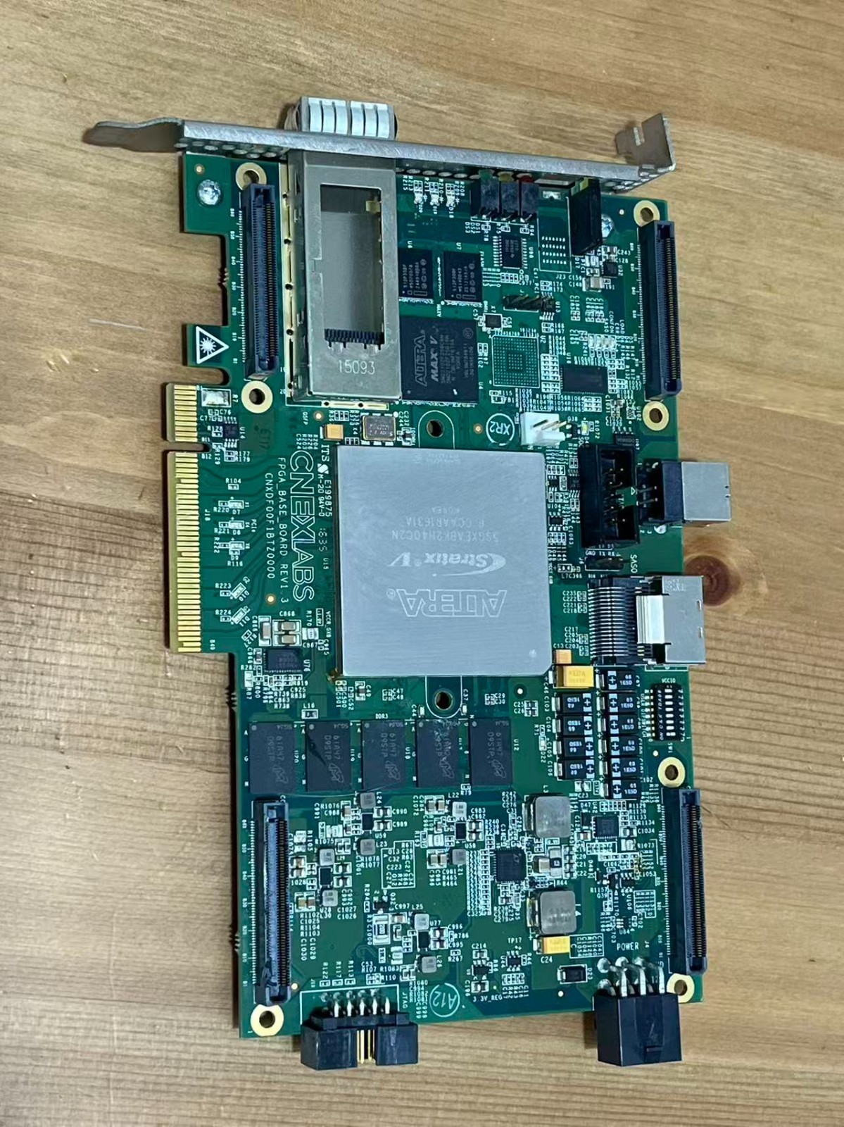 Altera Stratix V FPGA 5SGXEABK2H40C2N FPGA accelerator card,PCIe interface