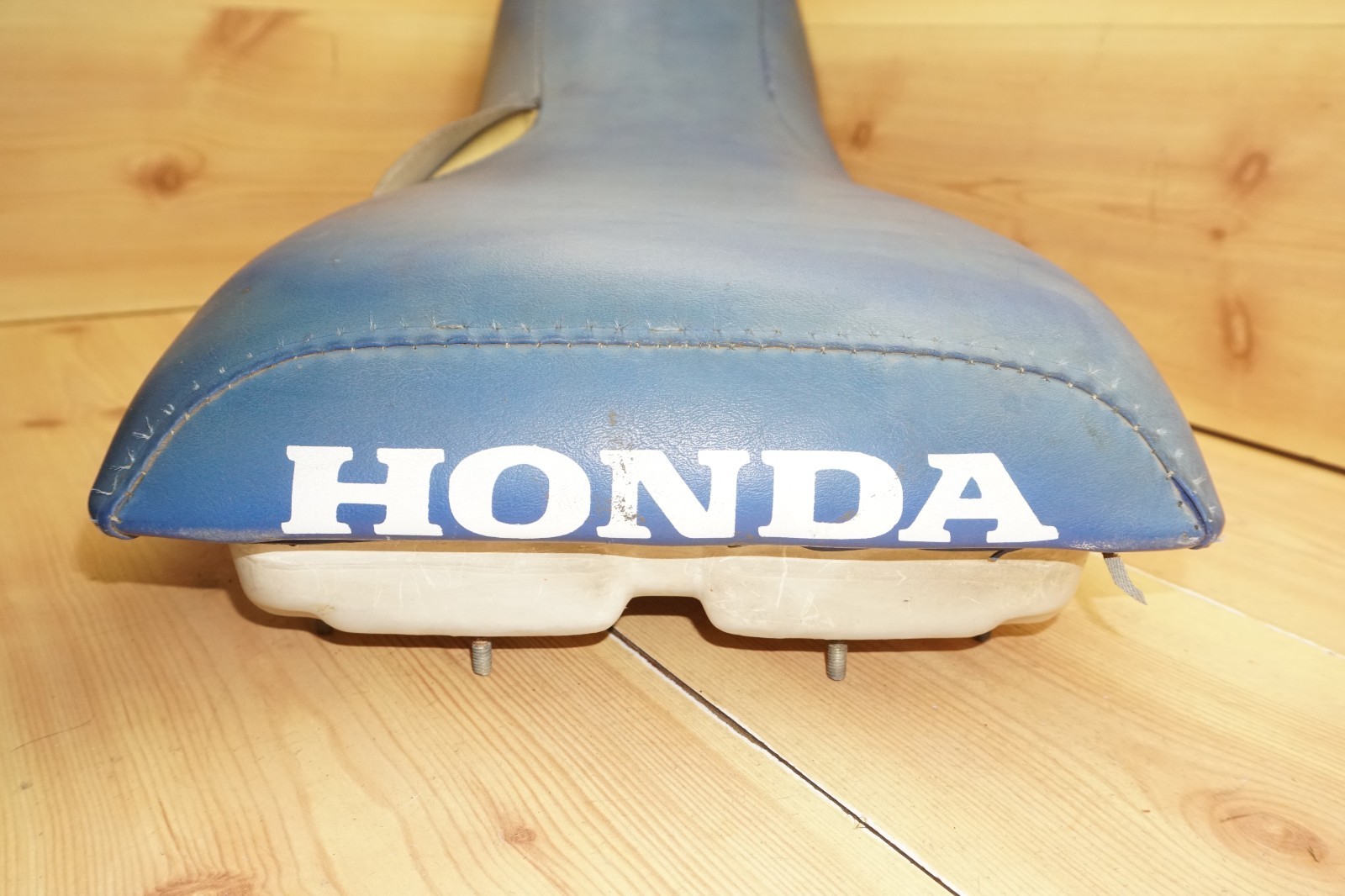 1983 1984 Honda ATC250R ATC250 ATC 250R OEM Seat Cover Foam Pan 77100-964-003