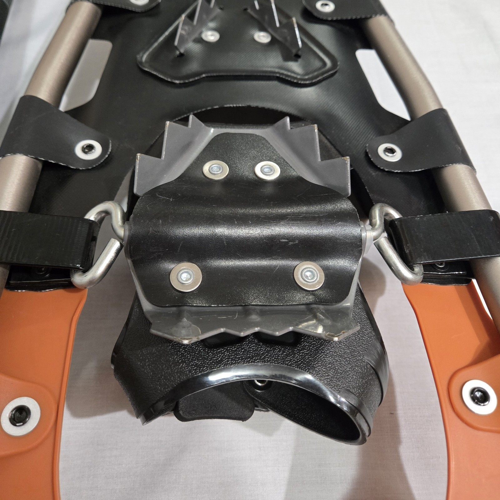 Tubbs Wayfinder Size 30 Snowshoes Black And Orange Excellent Condition