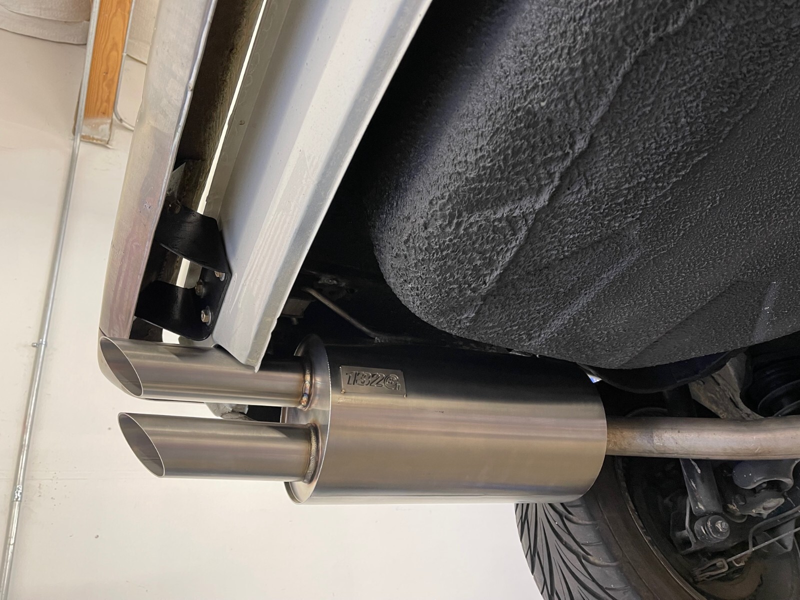 1320 Twin Exit Fujitsubo Legalis Style muffler 240z 260z 280z 510 2.5 inch inlet