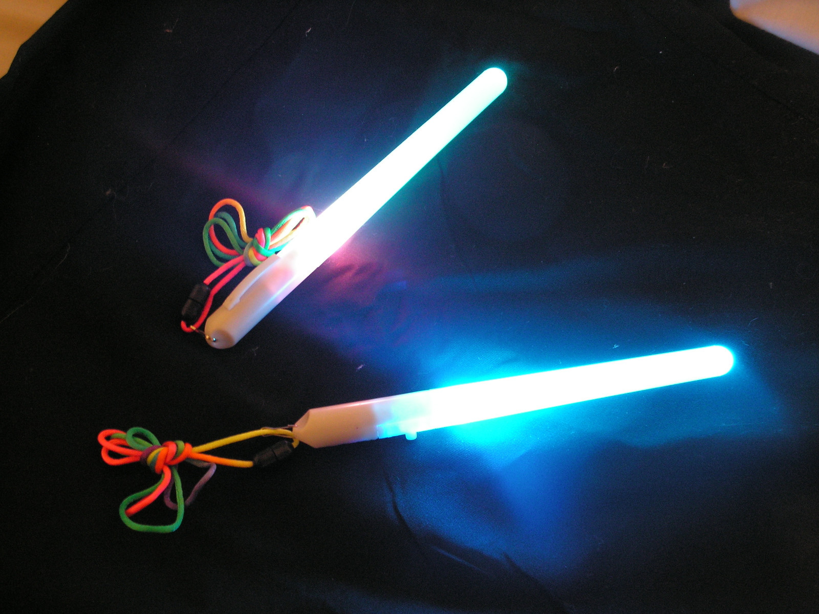 Pair LED Multi Colored 7 mode Poi Sticks Wand Lightstick + Diffraction glasses!