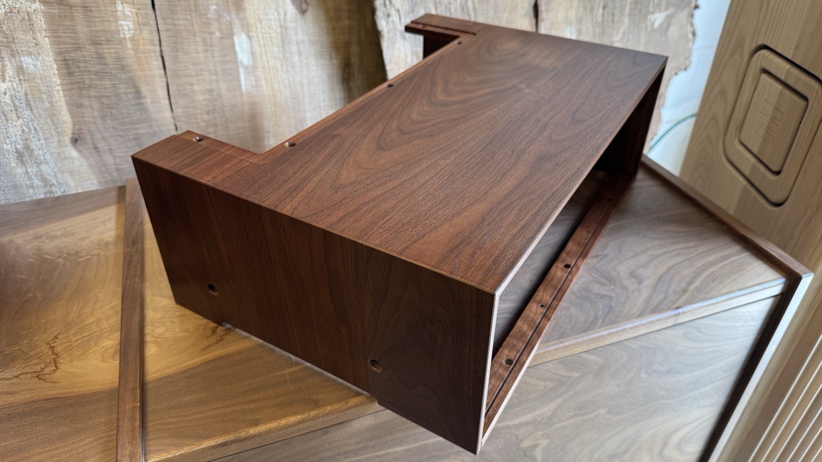 Sansui 8080/9090 Series Solid Walnut Replica Cabinet (Pre-Order)